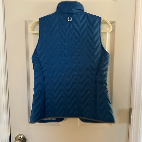 ✨ Worn once! Ariat Ladies Riding Vest - Picture 2 of 9